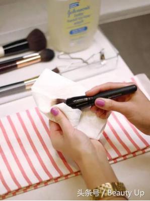 粉扑一直不清洗会脏,粉扑脏了一直不洗