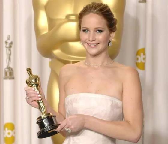 饥饿游戏到底是什么,饥饿的真相大结局