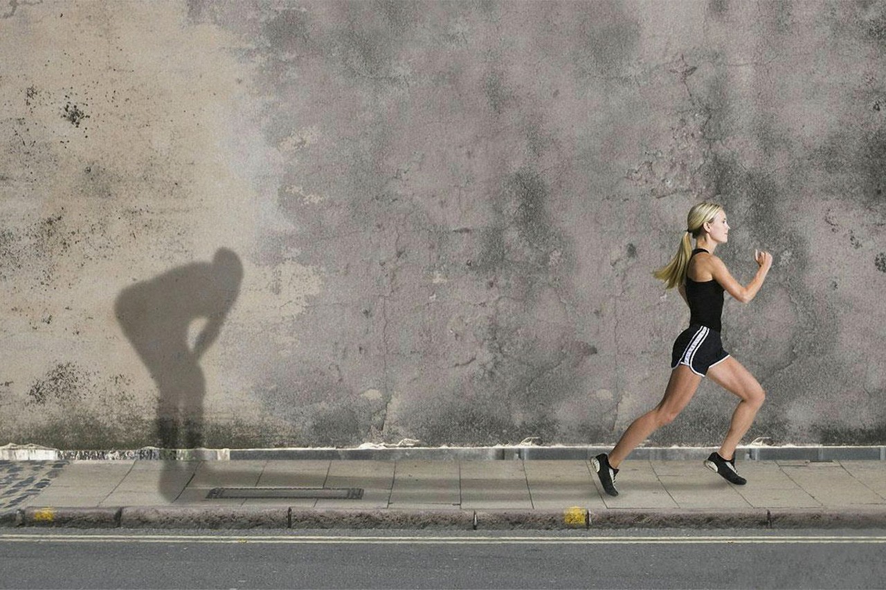 开车犯困喝红牛真的能提神吗,开车犯困喝红牛真管用吗