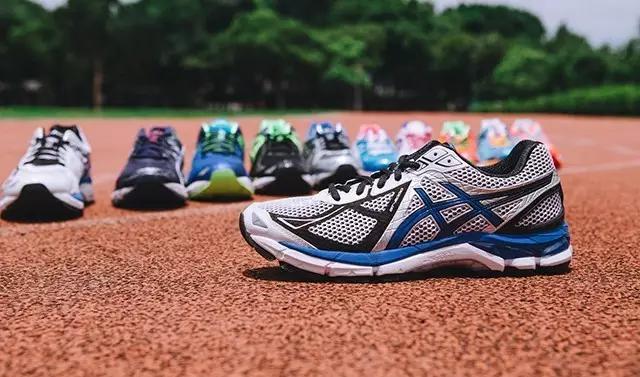 比阿迪好的跑鞋,比阿迪达斯和耐克好的鞋