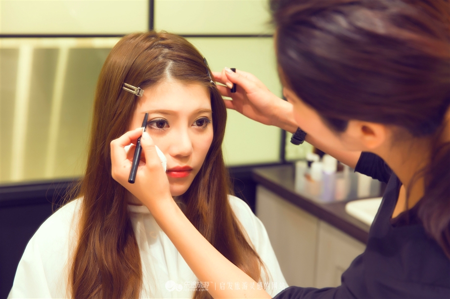 鍦ｈ癁棰勫敭褰╁,鍦ｈ癁褰╁濂楅