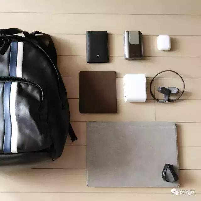 我翻了13个男人的包包，金牛座的男人最爱买买买？