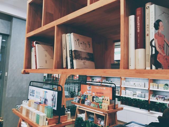 「FLACOO芙兰珂」初秋最chic眼影组合,唐嫣和baby亲自示范!