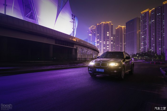 宝马X6,不谈性能如何!自驾遇上大雨还被拍成大片,颜值绝对够!