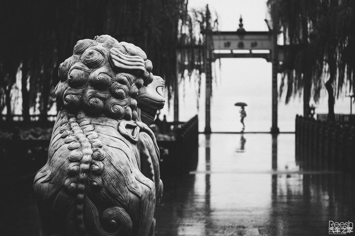 宝马X6,不谈性能如何!自驾遇上大雨还被拍成大片,颜值绝对够!