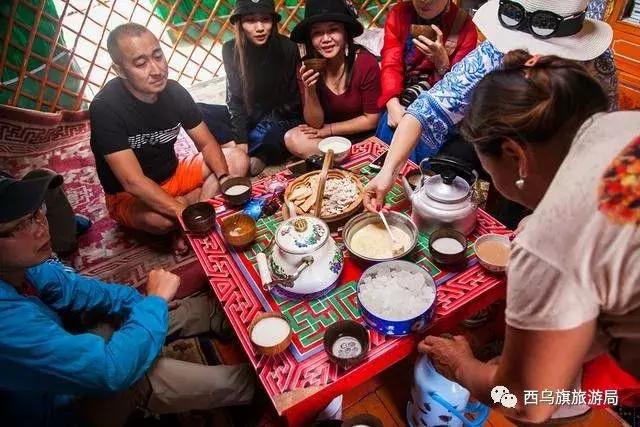 去了内蒙为什么敬酒三杯，哈达怎么接，马奶也是良药？