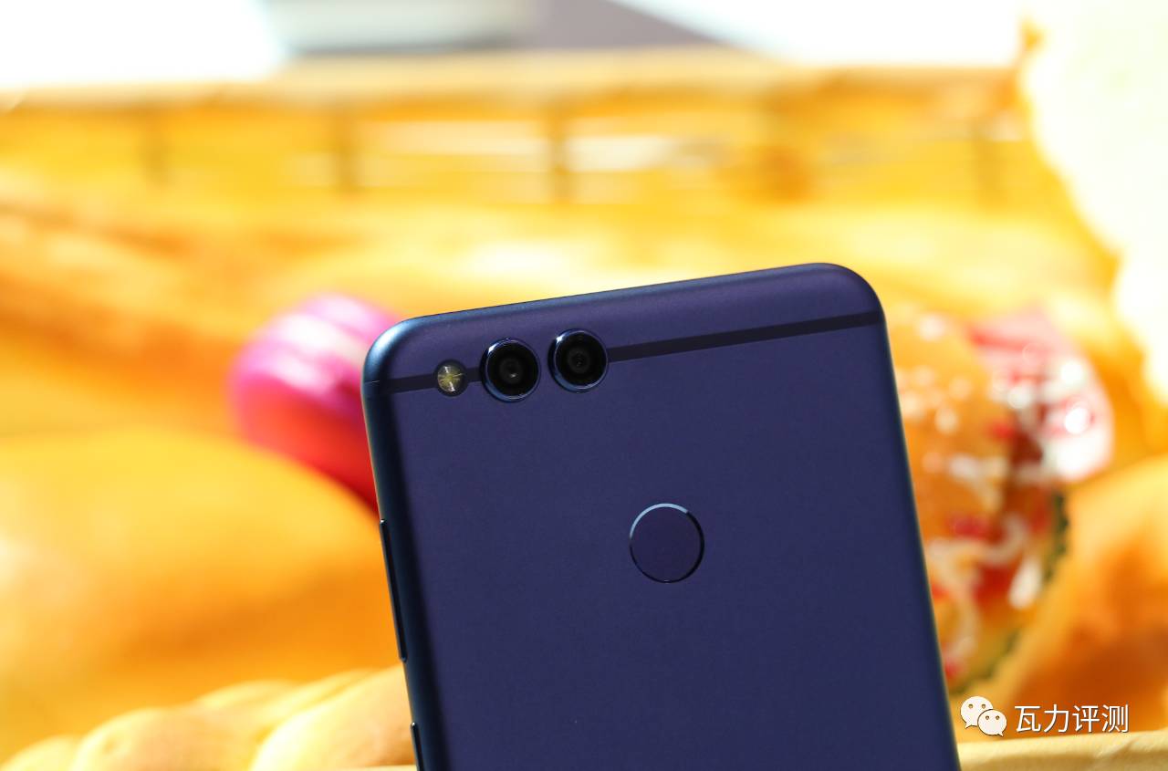 荣耀畅玩7x的新品发布会,1299的荣耀7x