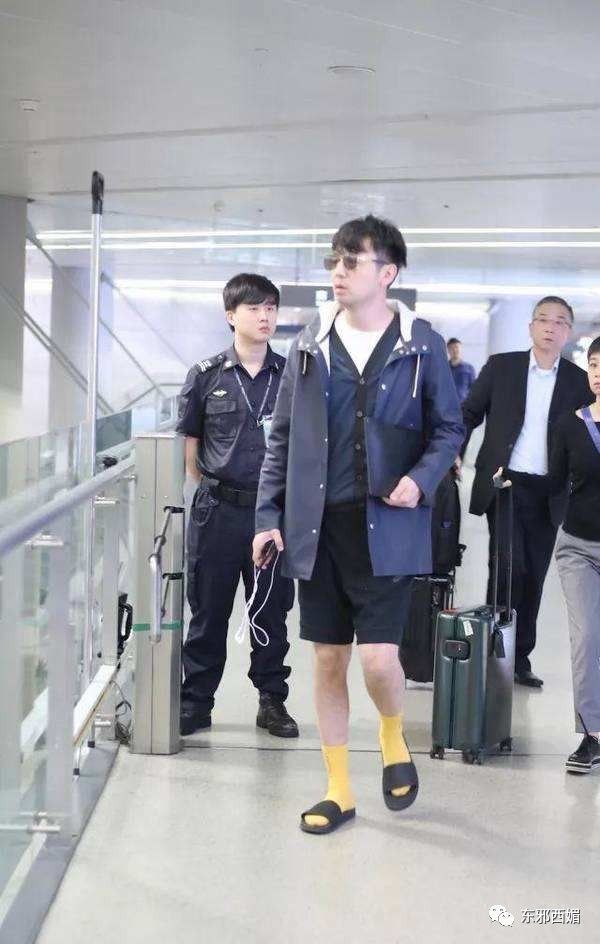 同框的袁泉气质太出挑,再次被袁泉的美惊艳到了