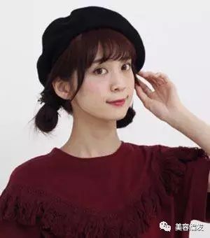圆脸短发发型编发戴帽子发量多,披肩发编发中短发圆脸温柔