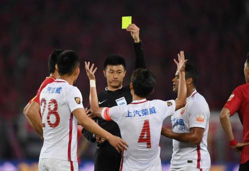 洋哨本轮执法“津门双雄”，一名帅曾斥这么做看不懂！