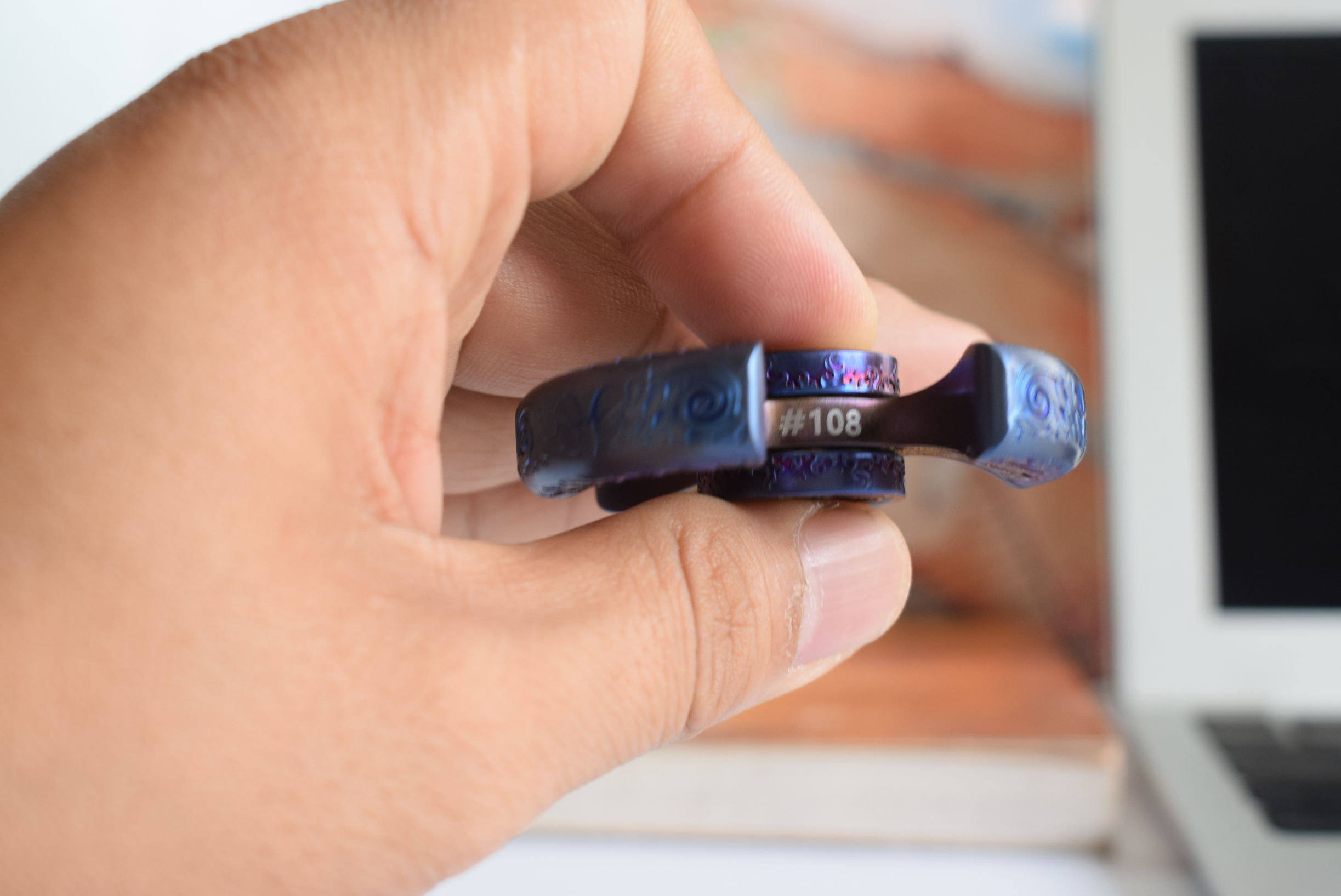 测评指尖陀螺飞花款,最好玩价格还很低的指尖陀螺