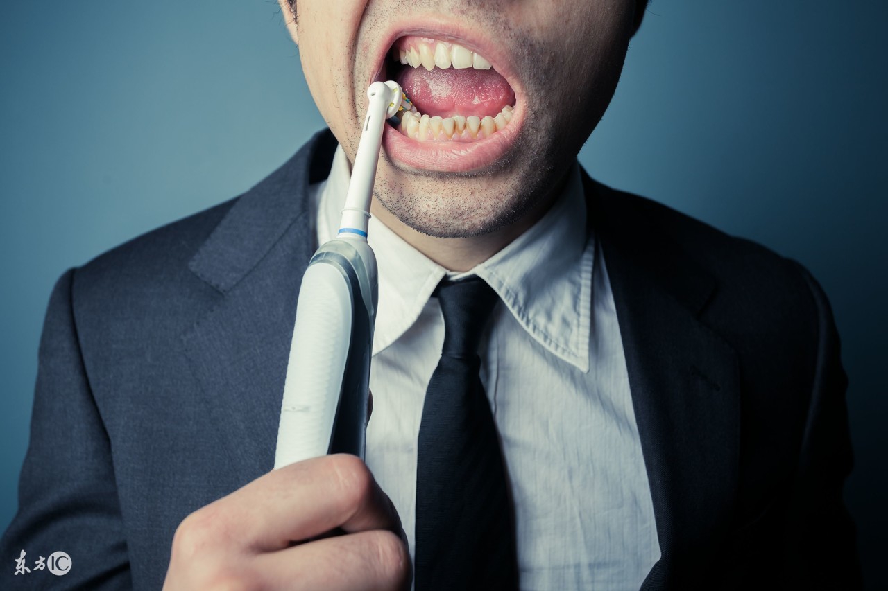 很认真刷牙口腔还有酸腐味,认真刷牙了牙齿还是有软垢怎么办