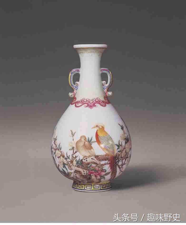 明清瓷器为什么那么多人收藏，看看拍卖的十大天价瓷器你就知道了