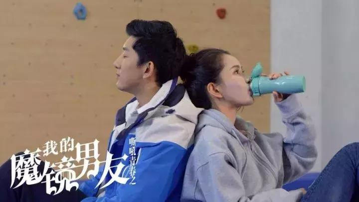 白雪公主和嫉妒她的后妈,白雪公主和她的后妈到底谁更好看