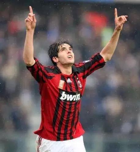 「卡卡退役」22号,才是那个上帝之子也我们心中的翩翩少年