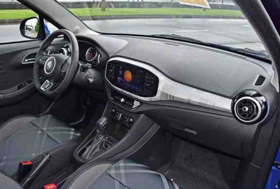 老车主看完领克03新款,mg3用车感受