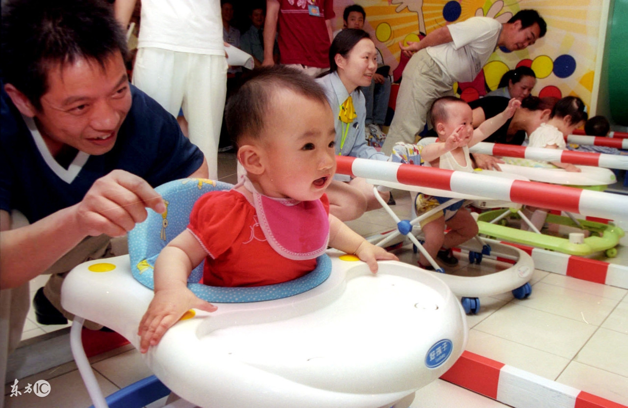 老一辈学步车,老一辈的学步车