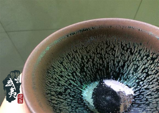 建盏跳釉会不会生锈,建盏底部生锈怎么办