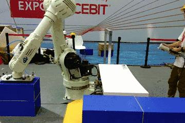 机器人跳舞踢球,机器人跳舞足球