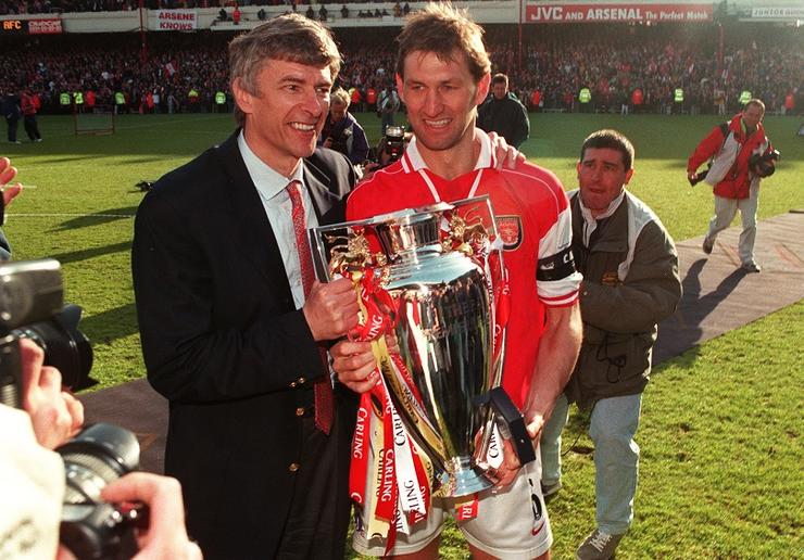 怎样才是一个足球队的队长,把球传给队长