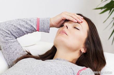 感觉脑袋突然被震一下是怎么回事,感觉脑袋疼的要爆炸了