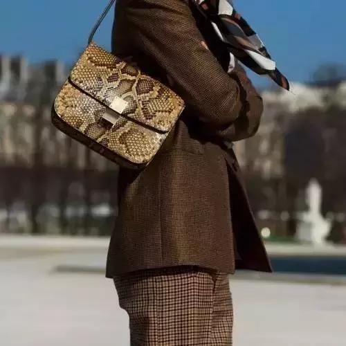 配货加限购,你有钱也买不到Celinebox了~