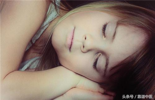 婴儿有斗鸡眼如何治疗,孩子斗鸡眼是怎么遗传的