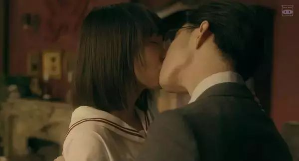 表面清纯其实心狠手辣的女人,外表清纯实则绿茶婊