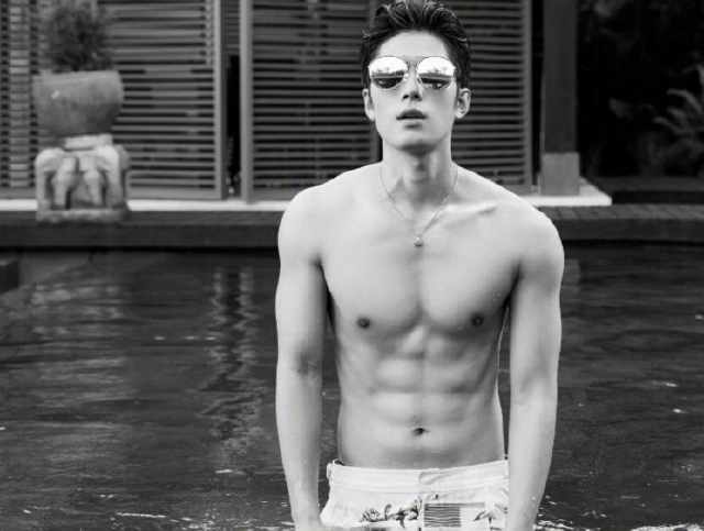男星肌肉照罕见曝光，看到陈学冬后，我终于懂郭敬明了