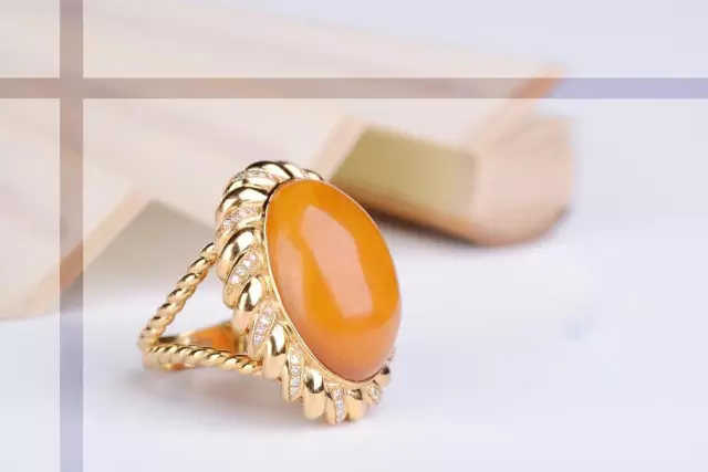 蜜蜡的种类及图片介绍,蜜蜡的种类及价值及图片