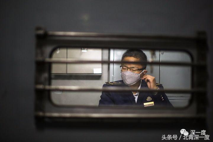 全中国最便宜的火车：票价2元起22年未涨，山羊和鸡群都能上车