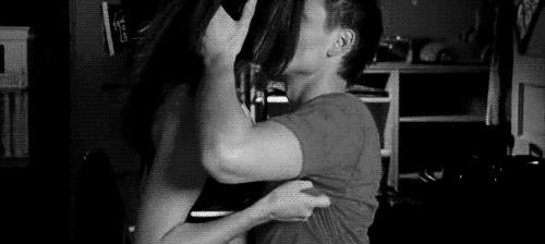 吻痕怎么快速退散,吻痕是怎么弄的