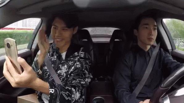 美图m8s哆啦a梦版怎么样,美图m8和m8s外观对比图