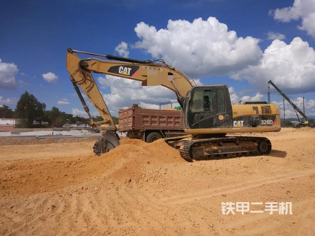 开挖掘机的来说一说:哪种二手挖掘机最畅销?