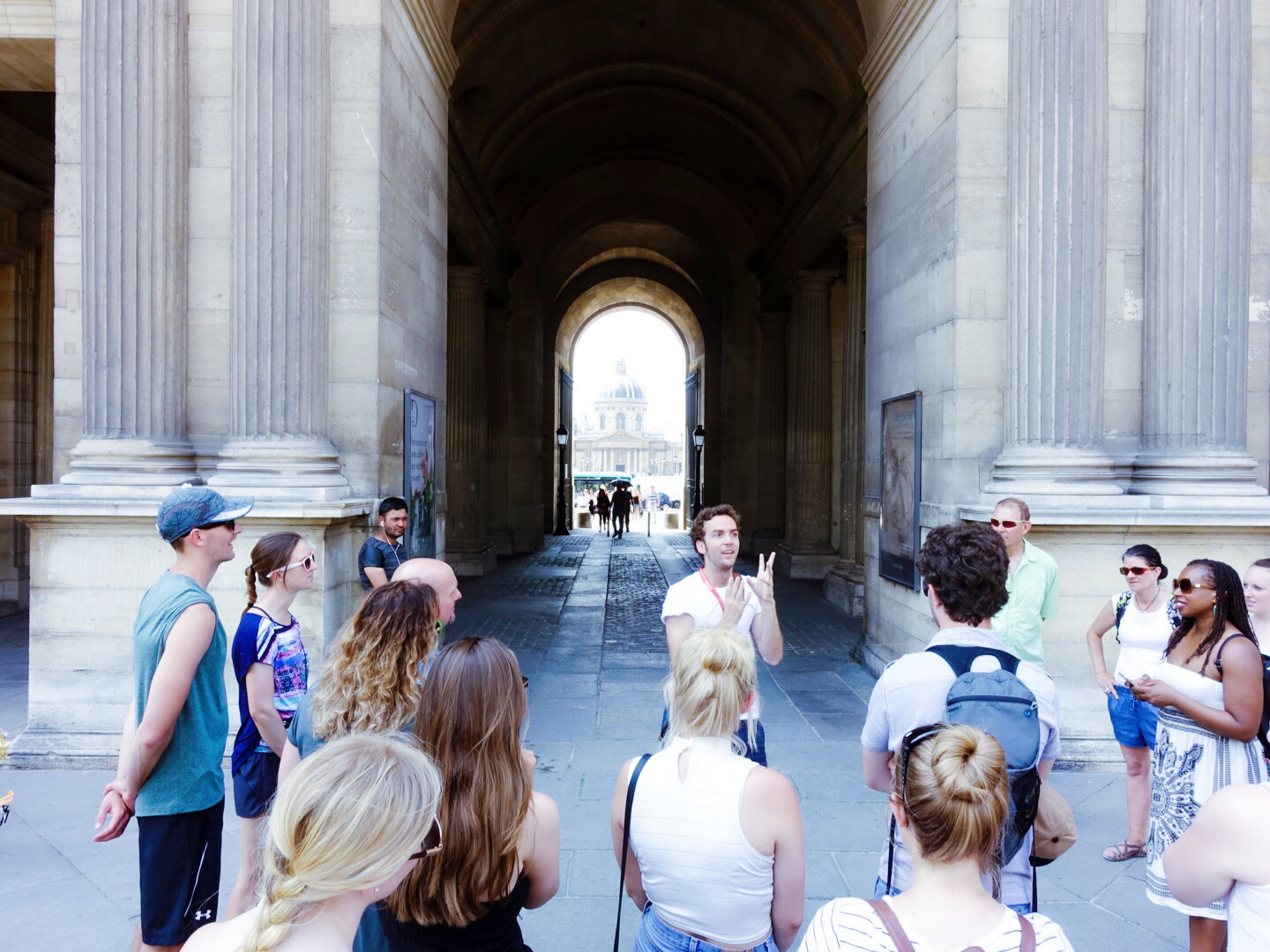 欧洲跟团游导游有什么套路 (欧洲导游收入)