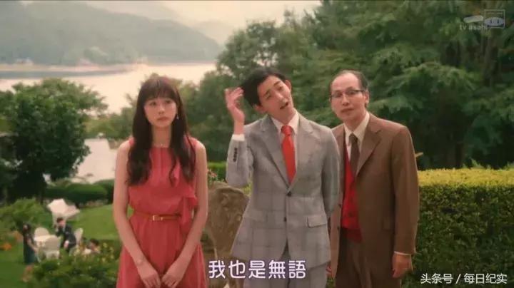 她是我几支口红就能追到的女孩