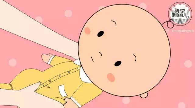 宝宝盖被子，安全又暖和？宝宝要有专属被子，太厚的被子盖不得