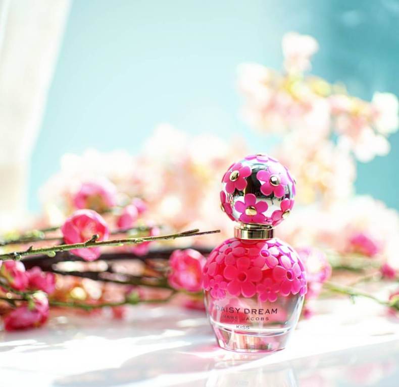 闻marcjacobs识少女，带你闻见情窦初开的甜美