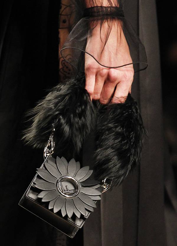 旧包改变新款包,怎样可以把旧包改成最潮流的包