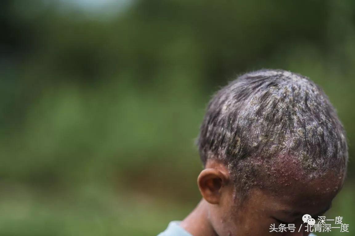 “鹿晗”在泥坑，妈妈在远方，你习以为常的幸福对他们却遥不可及