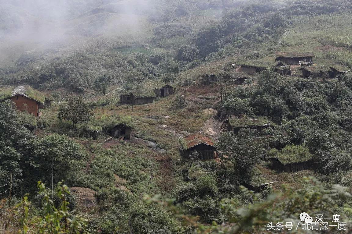 “鹿晗”在泥坑，妈妈在远方，你习以为常的幸福对他们却遥不可及