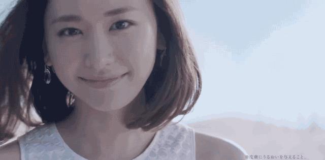 除了它也没谁了！既减龄又百搭，可以从20岁穿到50岁！