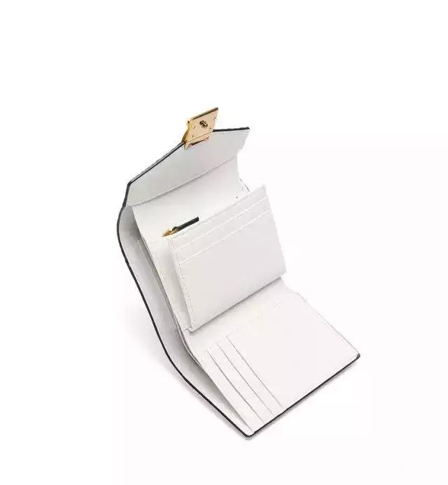 mcm韩国免税店官网价格表,mcm韩国代购比国内一般便宜多少