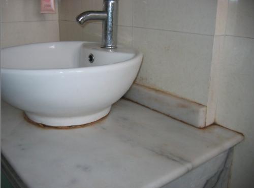 卫生间玻璃胶发霉妙招,卫生间玻璃胶发霉怎么解决