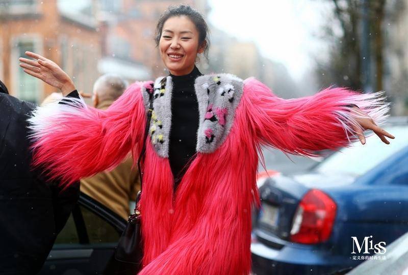 没有男朋友要有保暖的外套,天冷了来选一件温暖皮草