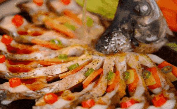 炖鱼汤总有一股土腥味？只需这一招，腥味轻松去除！