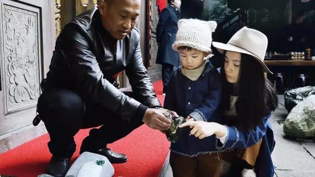 萌宝看世界——插画师妈妈和萌宝的腾冲之旅