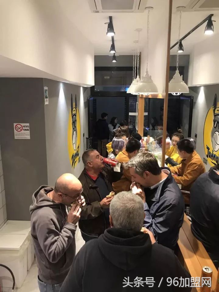 继煎饼后又一小吃出走国门，驴肉火烧米兰开店竟获千万投资！