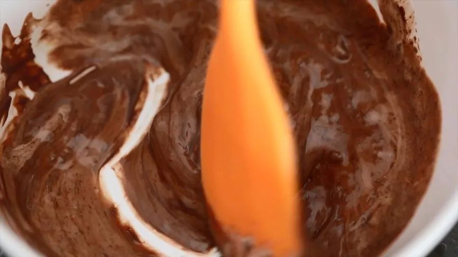 自己做裱花蛋糕简单方法,做蛋糕的简单方法裱花