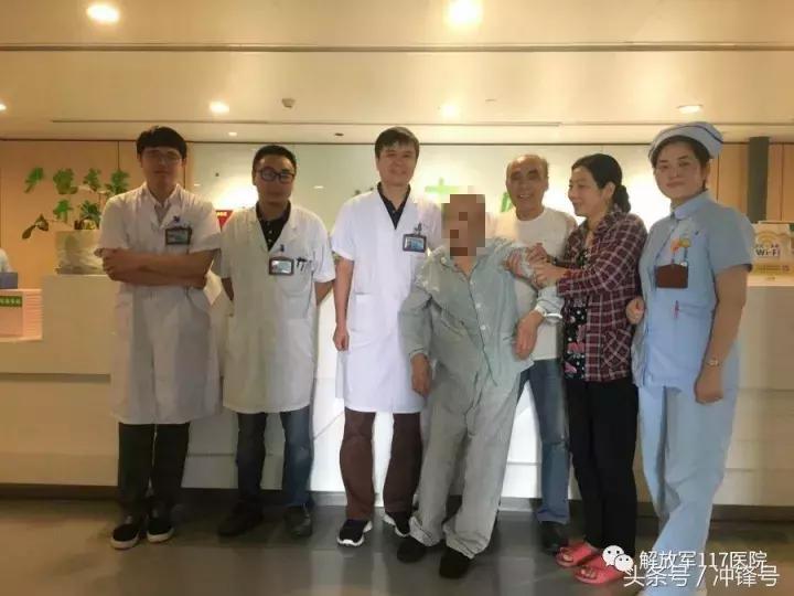 85岁老人关节置换术后存活,70岁老人做关节置换术